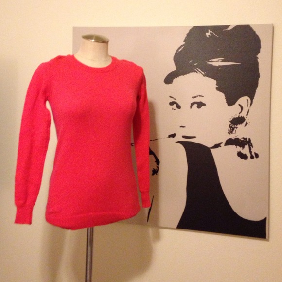 💵$2.00💵 Coral Sweater