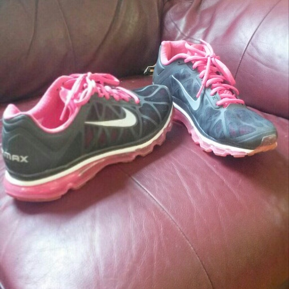 Used Nike Air Max size 10