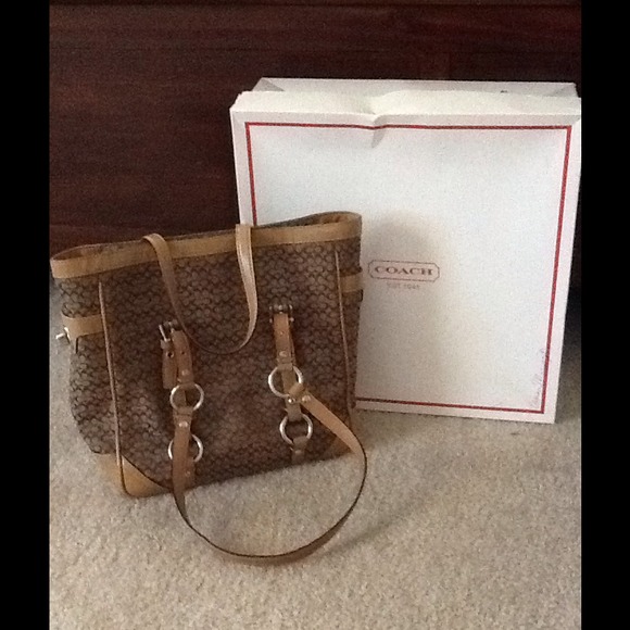 ❌SOLD❌Authentic Coach bucket purse.