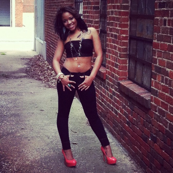 Heels - Picture 2 of 2