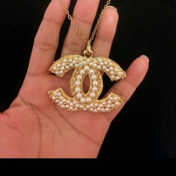 BUNDLE OF 2 CC NECKLACES AND BROOCH