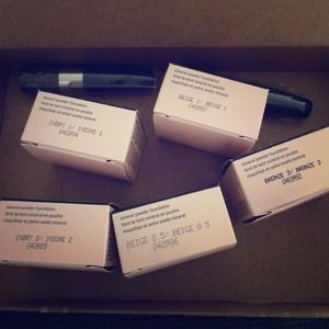 Mary Kay Mineral powder Foundation with brushes
