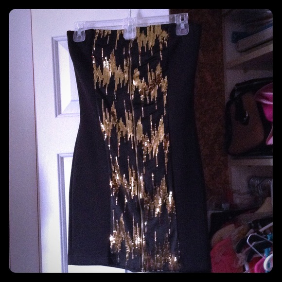 👗Black and gold party dress👗