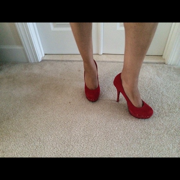 💃SOLD💃 👣RED HOT👣 brand new heels - Picture 3 of 4