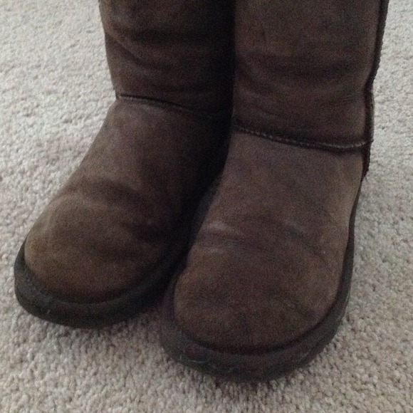 UGG dark chocolate boot - used - Picture 2 of 4