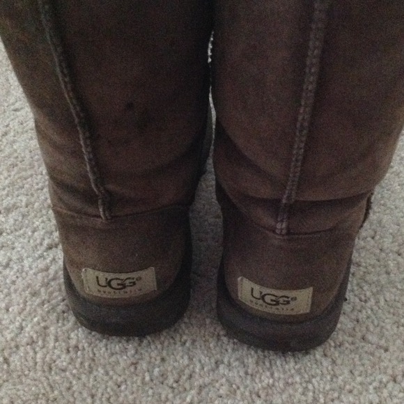 UGG dark chocolate boot - used - Picture 3 of 4