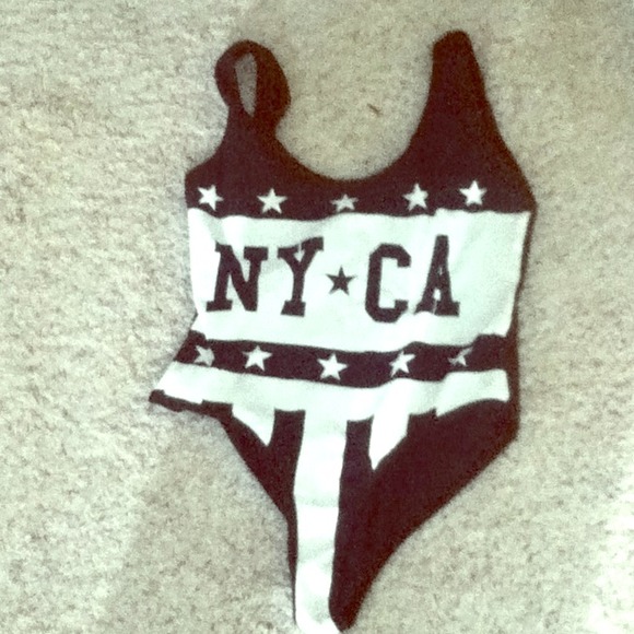 Cute crop top - Picture 1 of 2