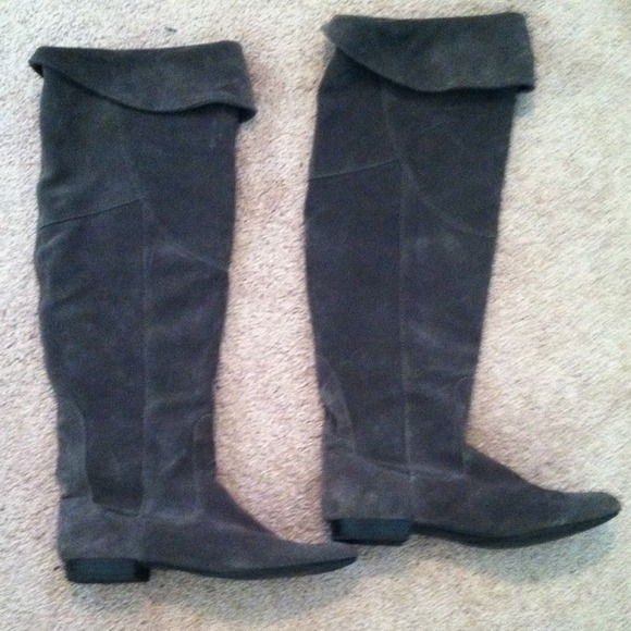 Grey swayed boots