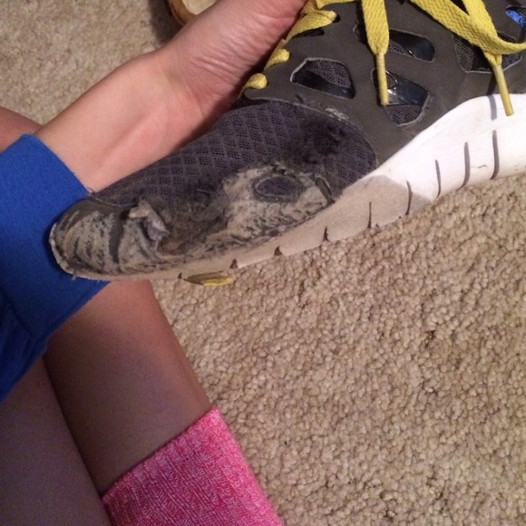 Nike tennis shoes - Picture 3 of 3