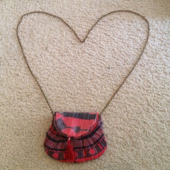 Small purse perfect for a night out!