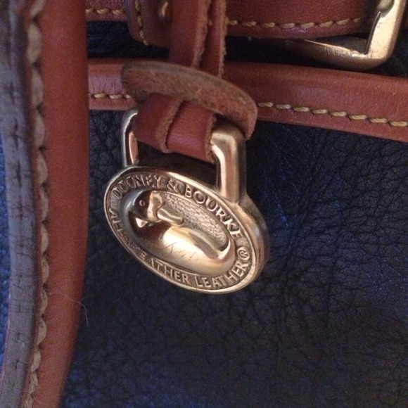 Vintage authentic Dooney & Boutke - Picture 2 of 4