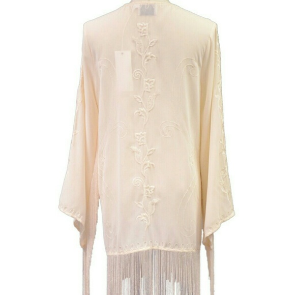 ✨SOLD✨boho Vtg inspired fringed kimono - Picture 4 of 4