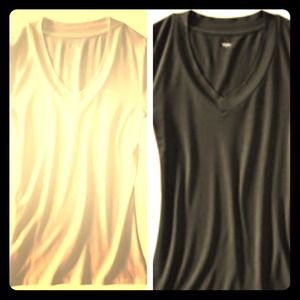 ✔Sold in bundle ✔Bundle of black & white Tees
