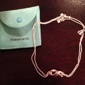 🎉HOST PICK!🎉 Tiffany & Co Infinity Necklace