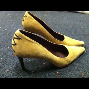 Coach heals.... Size 9