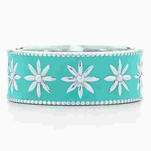 T&CO daisy - blue enamel ring