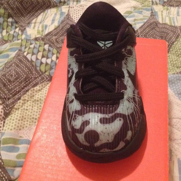 Kobe's - Picture 2 of 2