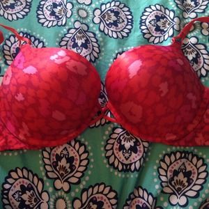 NWOT VS Bombshell 36C- mint condition!