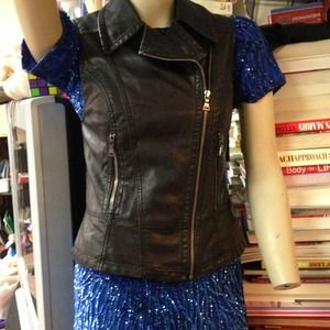 EXPRESS vest❤ love it!!!