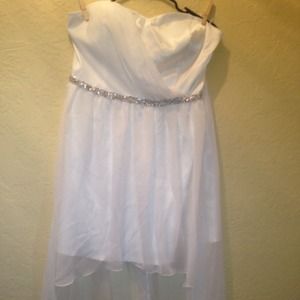 White strapless chiffon dress