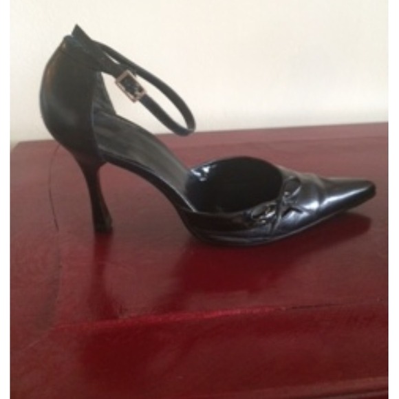 **DONATED** Black point stiletto Nine West heels - Picture 3 of 4