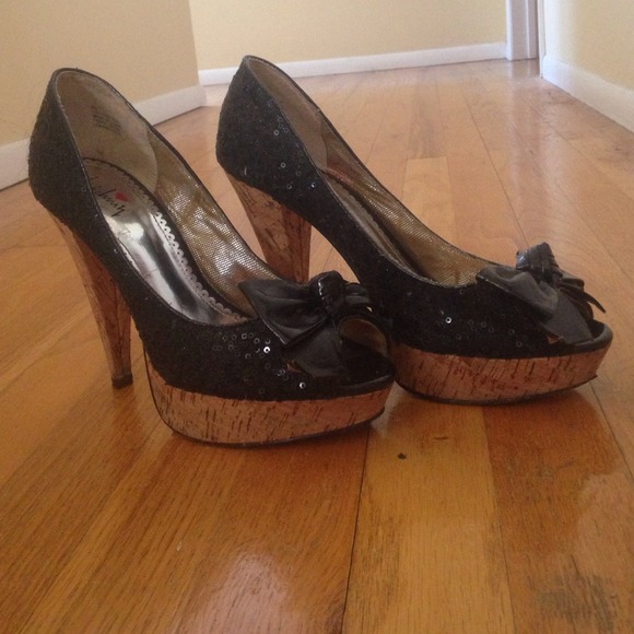 Fun Luichiny Pumps! - Picture 2 of 4