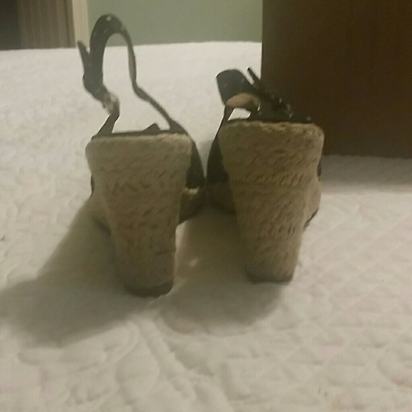 Shoes - Picture 4 of 4