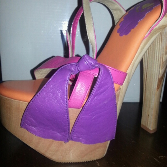 Wooden platform  6.5 inches heel ankle strap - Picture 1 of 5