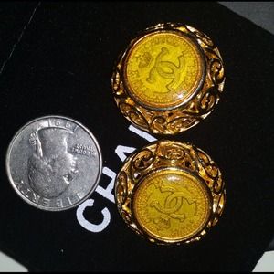 😍SOLD TO FRIEND😍Rare vintage Chanel earrings