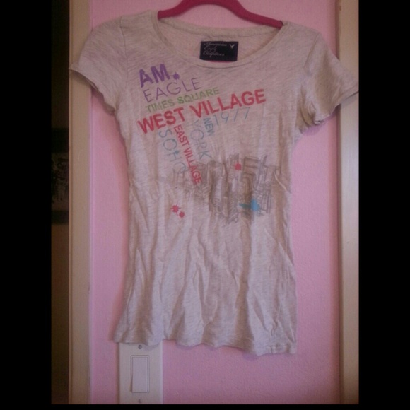 American eagle graphic tee.