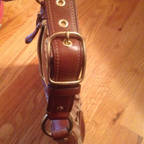 Coach bag! - Picture 2 of 3