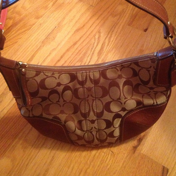Coach bag! - Picture 3 of 3