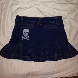 ⚡️🎉 Betsey Johnson skull jean skirt sz 6