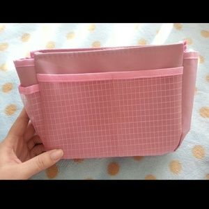 Handbags organizer