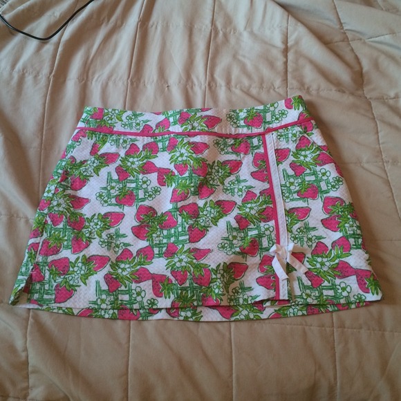 Adorable Lilly Pulitzer strawberry skort