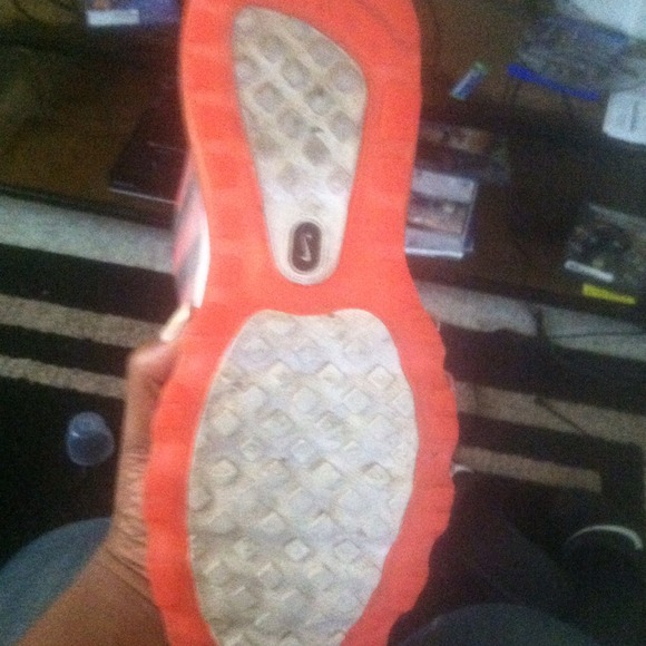 Bright orange air maxes (men size) - Picture 4 of 4