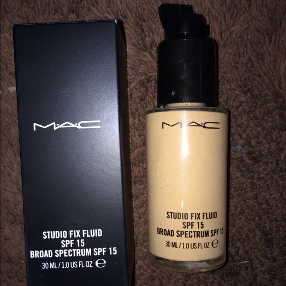 MAC Studio Fix Fluid Foundation SPF15