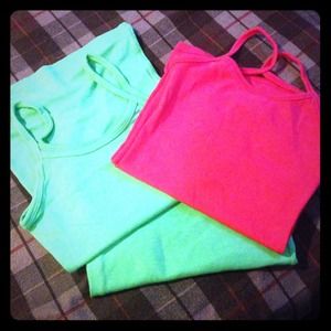 💚💕Bundle of 3 Abercrombie tank tops
