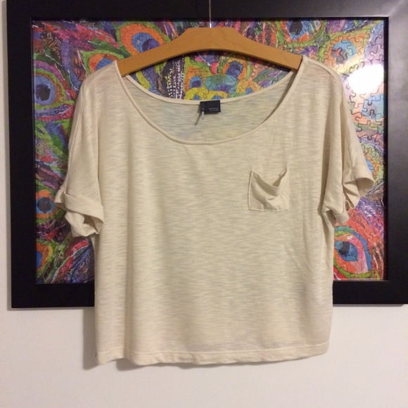 Crop top with pocket detail