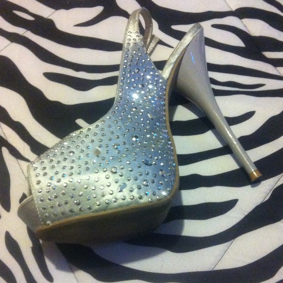High Heels - Picture 2 of 4