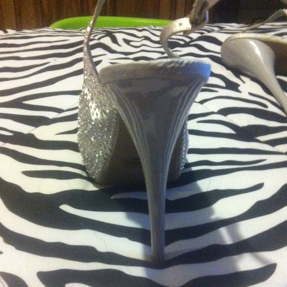 High Heels - Picture 3 of 4
