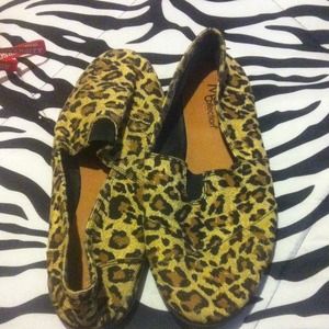 Leopard Flats