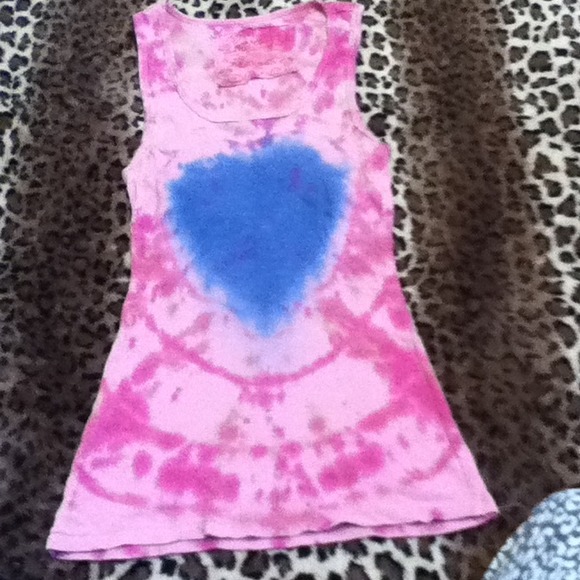 Tie die tank top with blue heart design