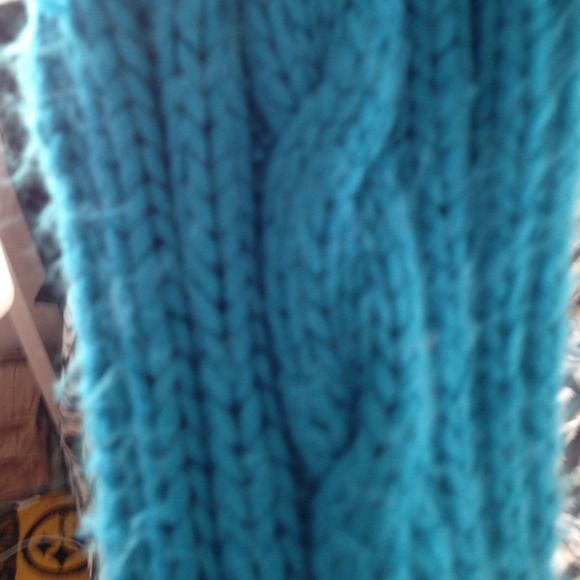 Scarf - Picture 4 of 4