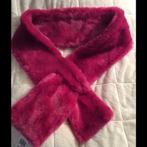 💲⬇️Pink Faux Fur shawl/scarf⬇️💲