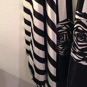 B&W fit and flare dress. Fun Summer dress!