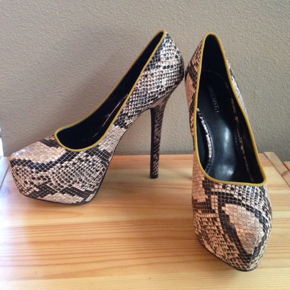"Olivia" pumps by Shoemint