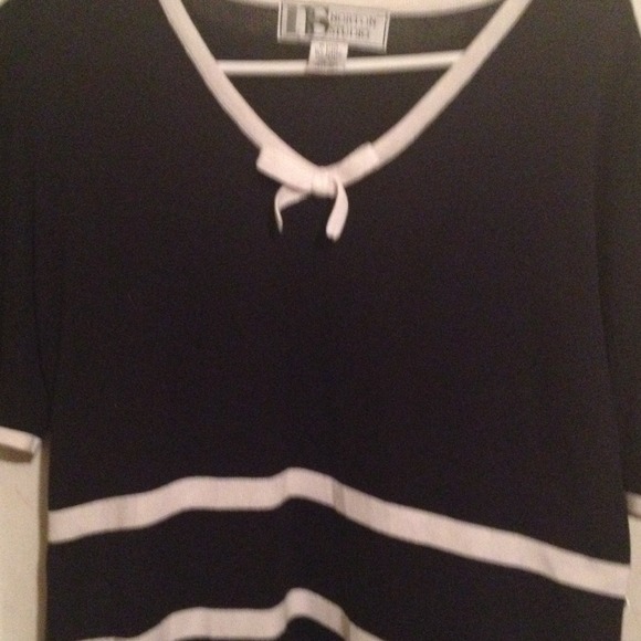 Black and white sweater pullover
