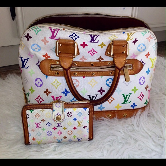 SOLD!Authentic White Louis Vuitton Alma & Wallet