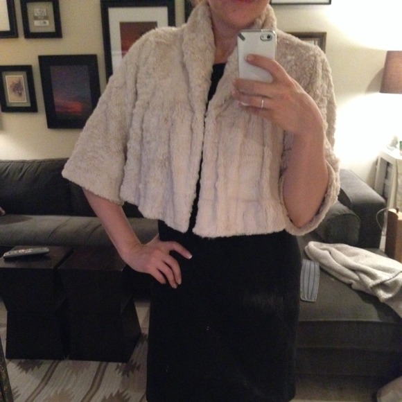 Faux-fur shrug